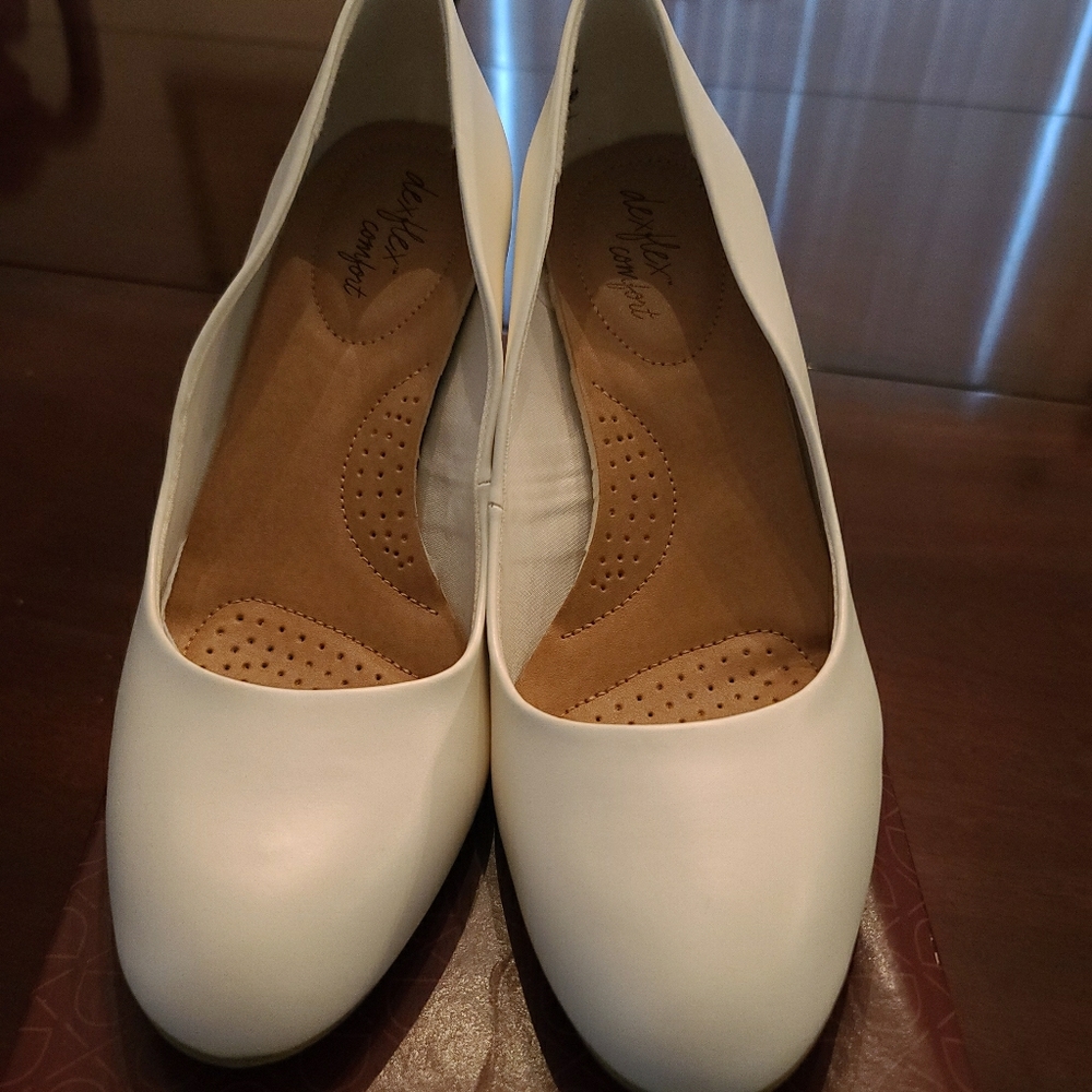 White Pump, size 10